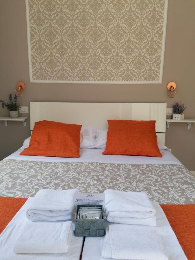 Amedeo Square Bed and Breakfast Napoli Eksteriør billede