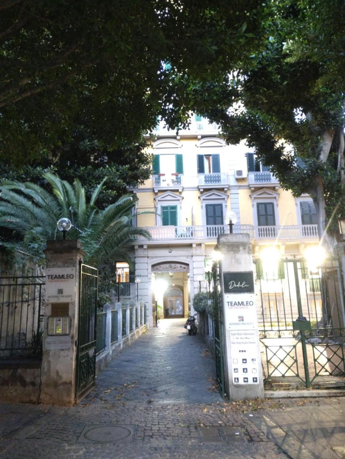 Amedeo Square Bed and Breakfast Napoli Eksteriør billede