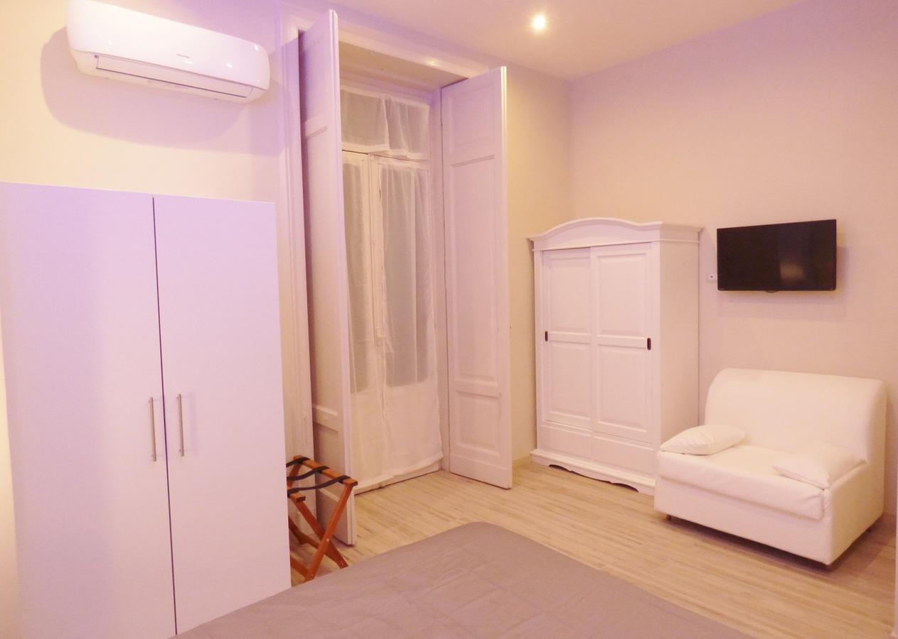 Amedeo Square Bed and Breakfast Napoli Eksteriør billede